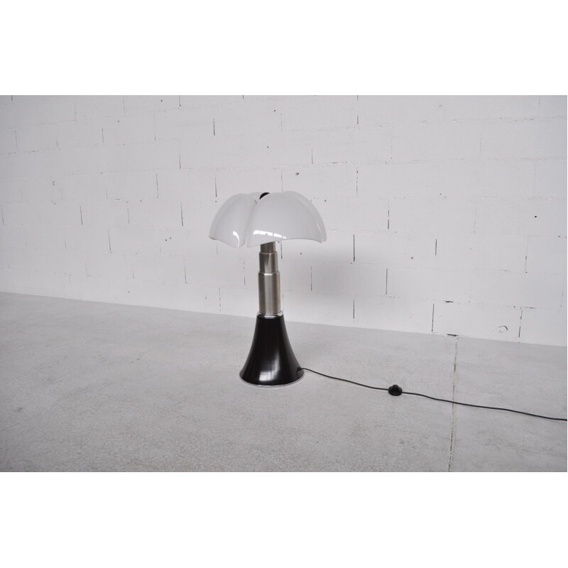 Lampe Pipistrello en aluminium, acier brossé et méthacrylate , Gae AULENTI - 1970