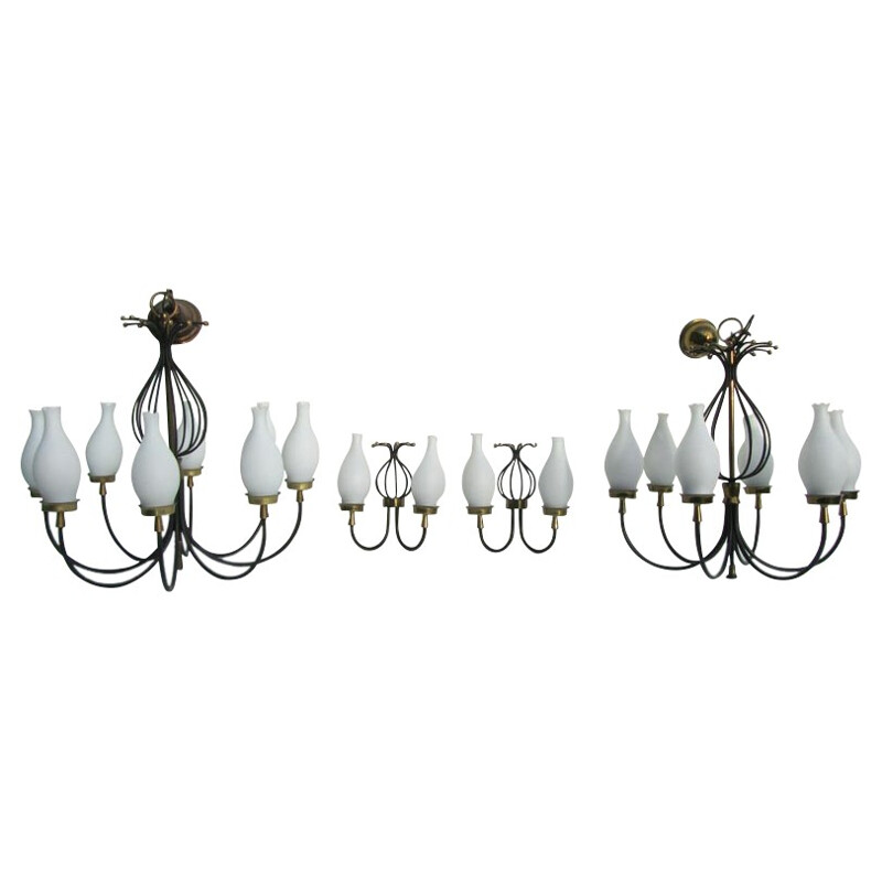 Set vintage di lampadari e appliques in vetro opalino e ottone - 1950