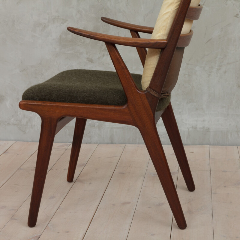 Danish teak Vintage armchair in wool and cowhide - 1950s