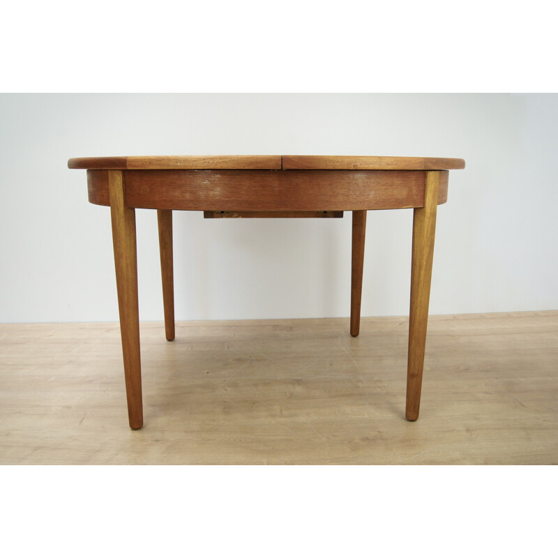 Vintage oval dining extendable oak table - 1960s