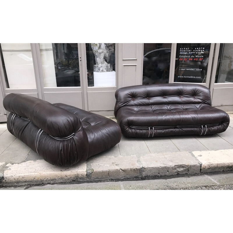 Vintage pair of "Soriana" sofa in chocolate leather by Afra & Tobia Scarpa for Cassina - 1970s