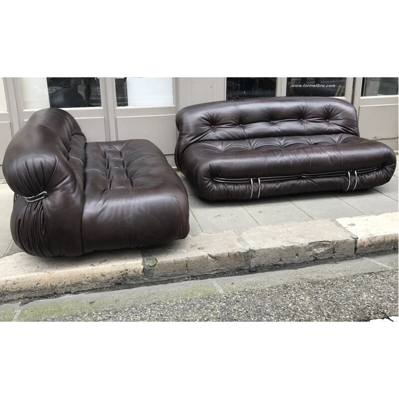 Vintage pair of "Soriana" sofa in chocolate leather by Afra & Tobia Scarpa for Cassina - 1970s