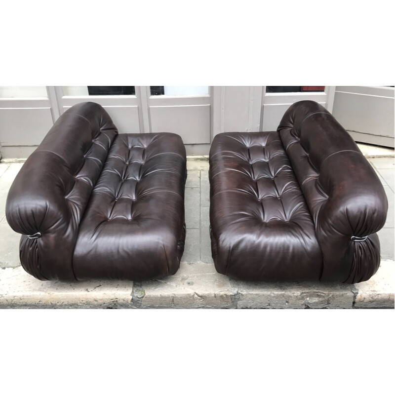 Vintage pair of "Soriana" sofa in chocolate leather by Afra & Tobia Scarpa for Cassina - 1970s