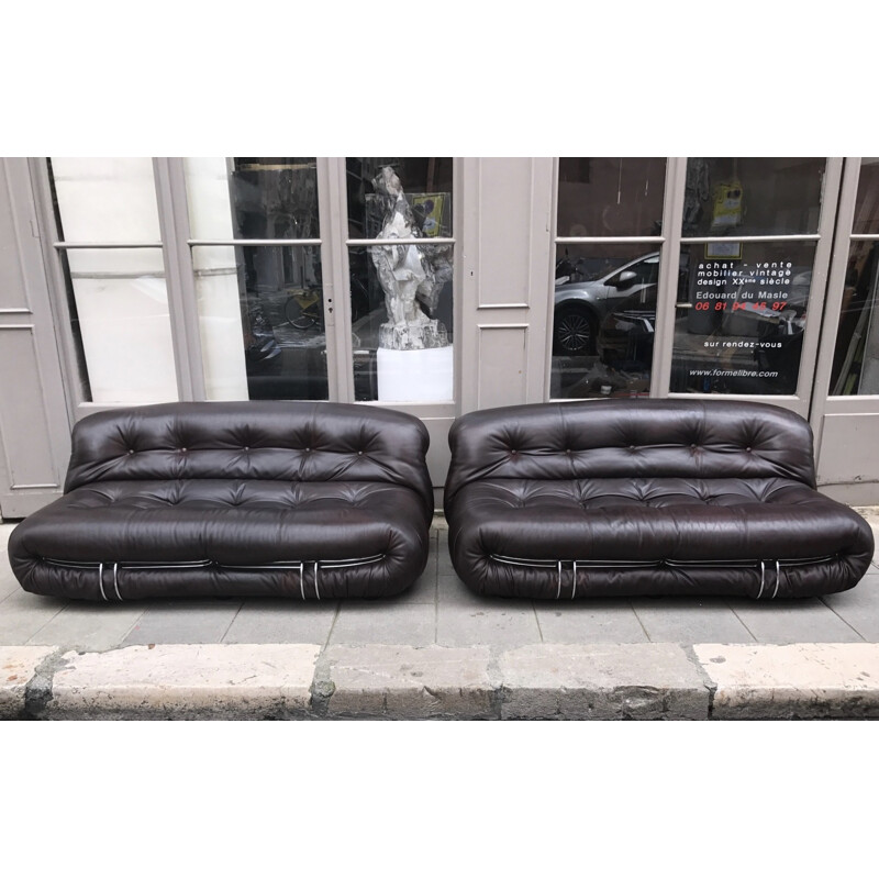 Vintage pair of "Soriana" sofa in chocolate leather by Afra & Tobia Scarpa for Cassina - 1970s