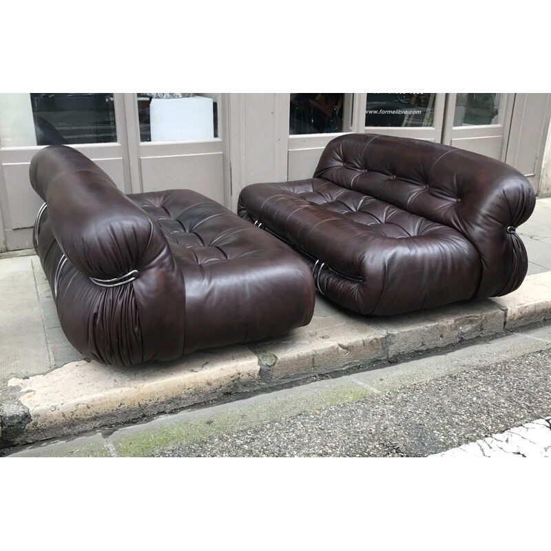 Vintage pair of "Soriana" sofa in chocolate leather by Afra & Tobia Scarpa for Cassina - 1970s