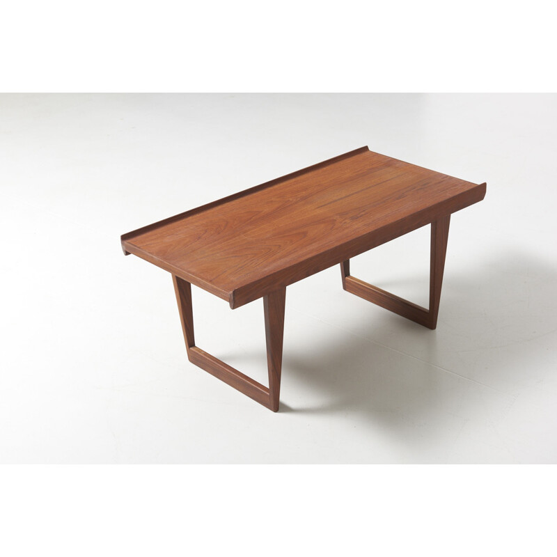 Vintage red coffee table by Peter Løvig Nielsen - 1960s