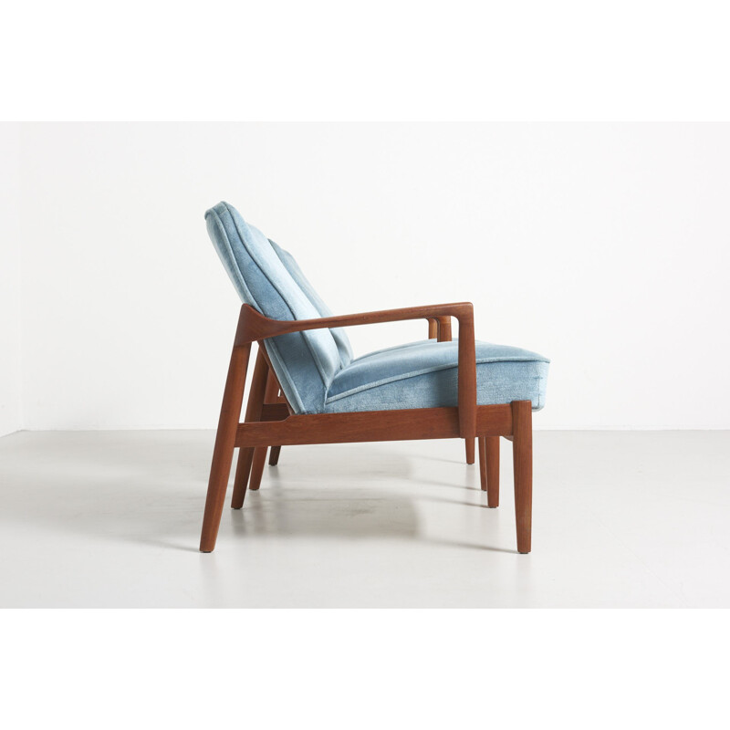 Suite de 2 fauteuils lounge en velours bleu en teck par Tove & Edvard Kindt-Larsen - 1958