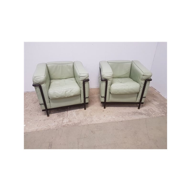 Vintage pair of "LC2" armchairs by Le Corbusier for Cassina - 1990s