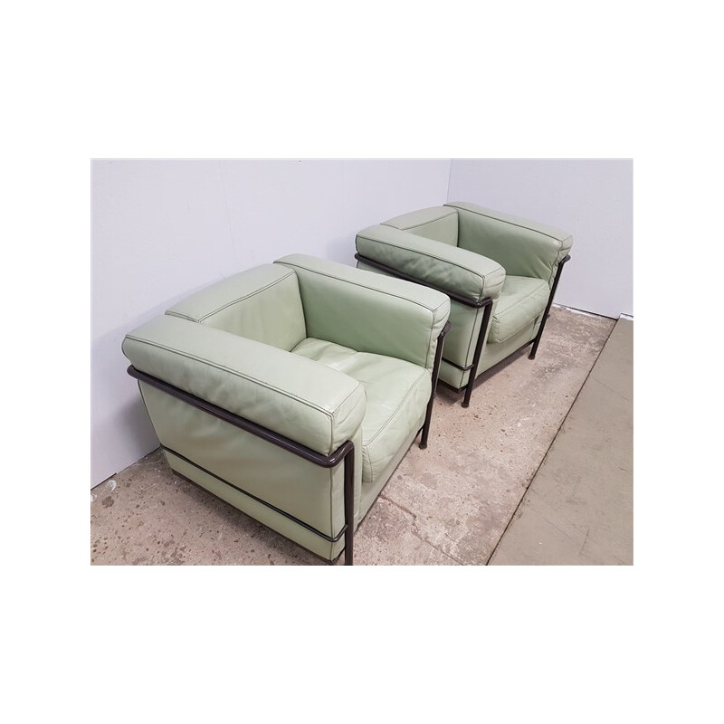Vintage pair of "LC2" armchairs by Le Corbusier for Cassina - 1990s