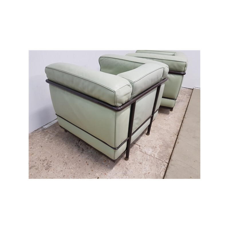 Paire de fauteuils "LC2" vintage par Le Corbusier pour Cassina - 1990