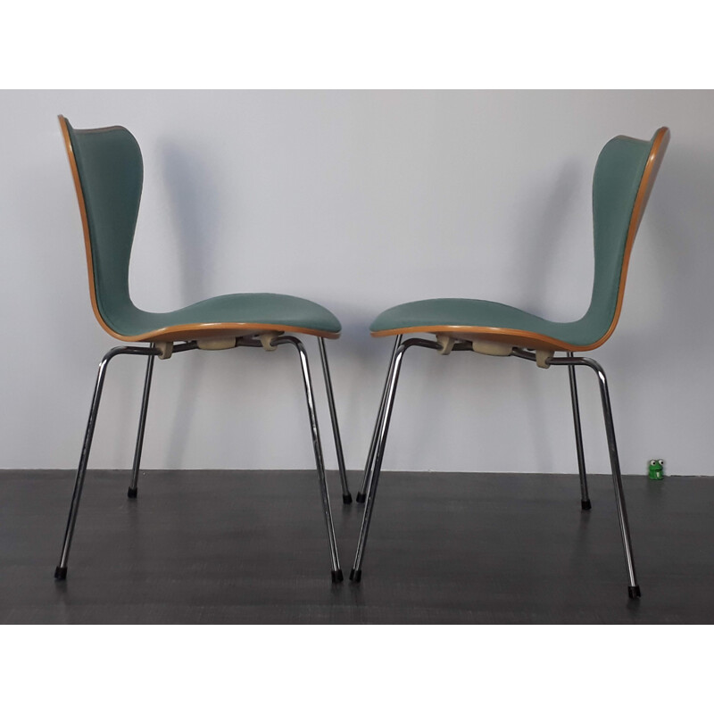 Set of 6 Scandinavian Vintage Chairs by Arne Jacobsen - 1950s