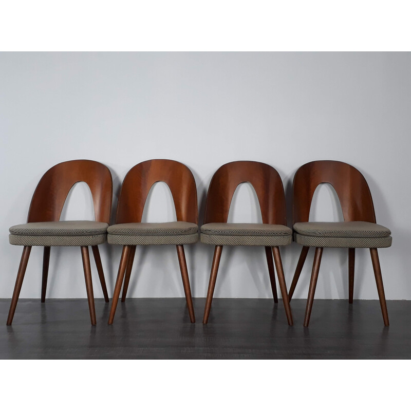 Suite de 4 chaises Vintage par Antoni Suman pour Tatra Nabytok - 1960