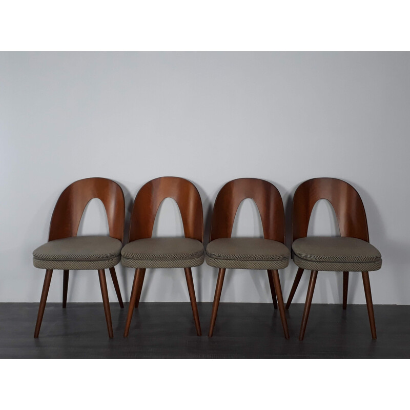 Suite de 4 chaises Vintage par Antoni Suman pour Tatra Nabytok - 1960