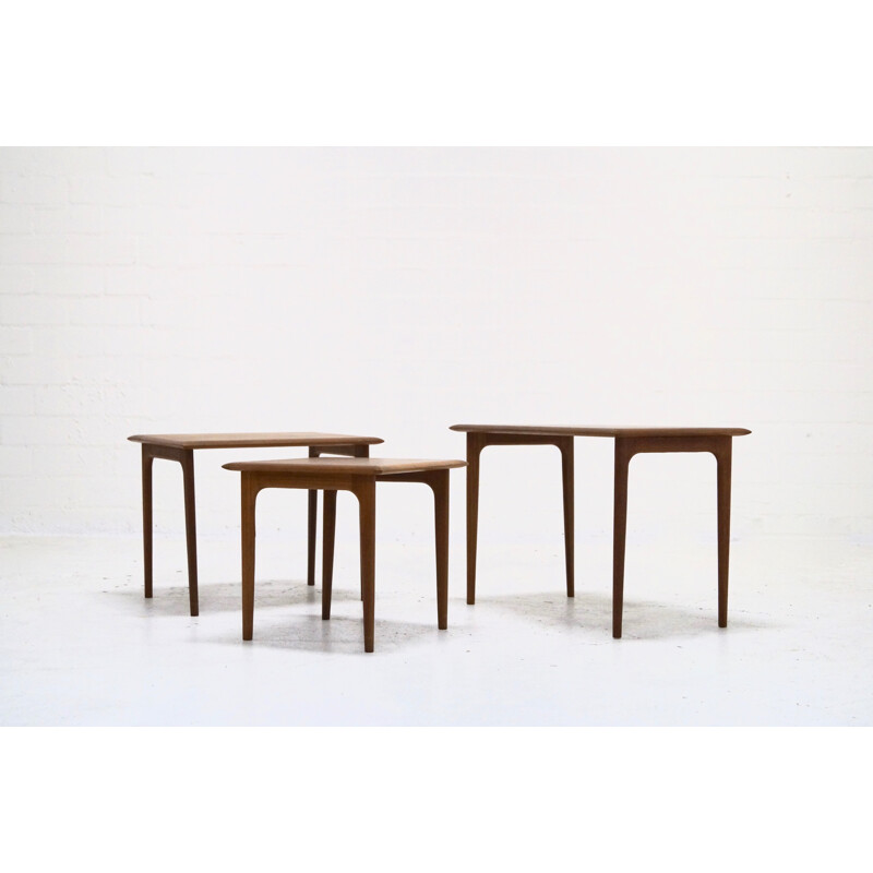 Set of 3 Scandinavian nesting tables in teak - 1960s