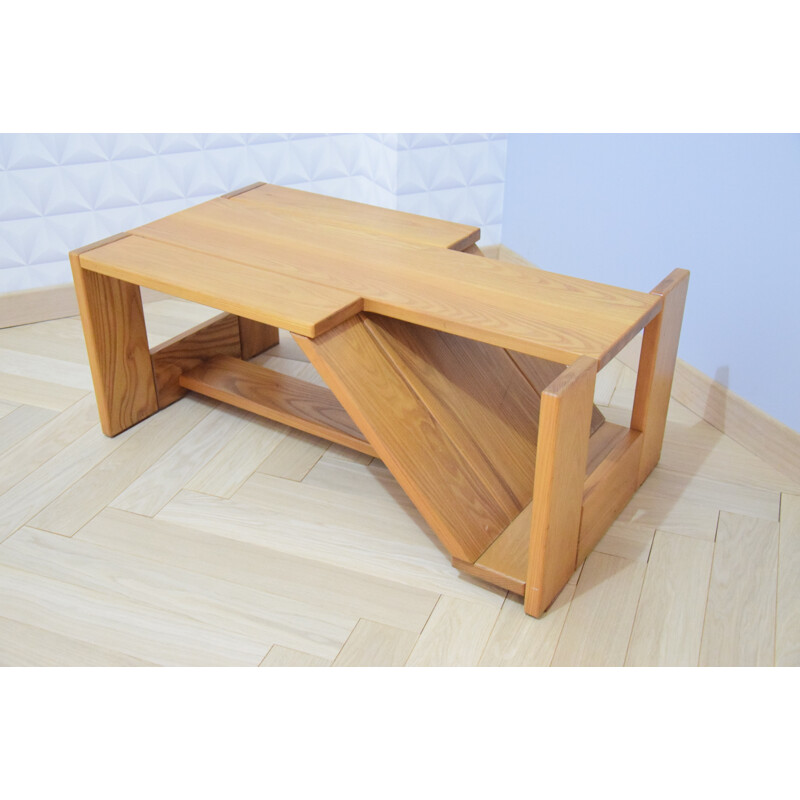 Asymmetrischer Vintage-Couchtisch aus Ulme, 1970