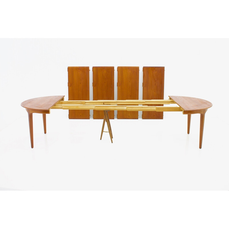 Table à repas en teck " Modèle 62" par Henning Kjaernulf pour Sorø Stolefabrik - 1958