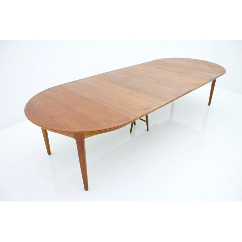 Dining Table in Teak "Model 62" by Henning Kjaernulf for Sorø Stolefabrik - 1958