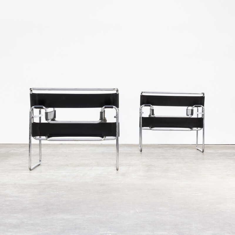 Set of 2 armchairs "Wassily" B3 in black leather by Marcel Breuer for Gavina - 1930s
