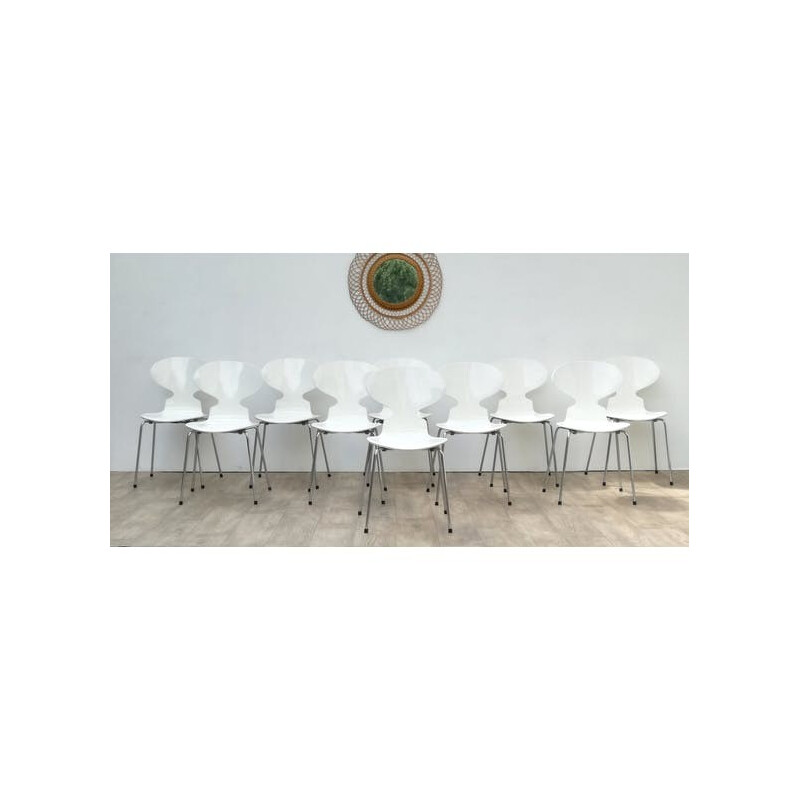 Set of 10 scandinavian chairs "Ant" by Arne Jacobsen - 1979