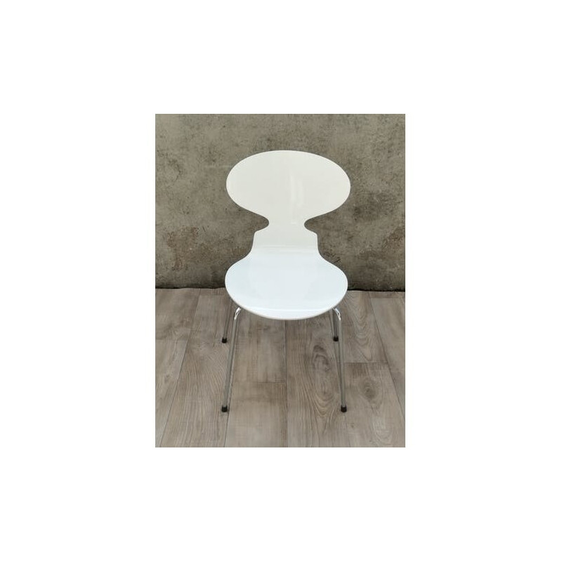 Suite de 10 chaises scandinaves "Fourmi" de Arne Jacobsen - 1979