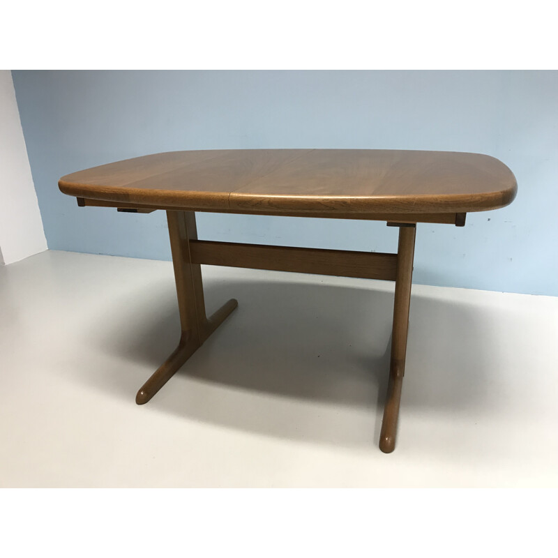 Vintage dining table in oak by Niels O. Möller - 1960s