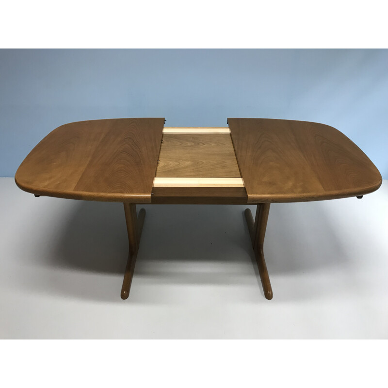 Vintage dining table in oak by Niels O. Möller - 1960s