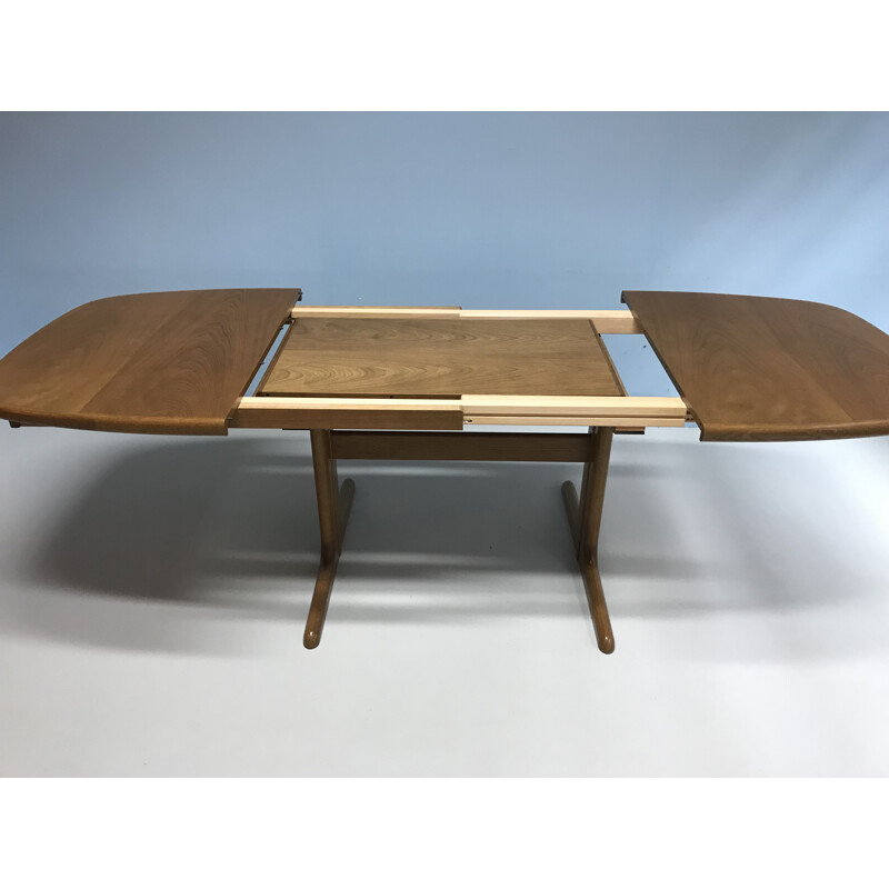 Vintage dining table in oak by Niels O. Möller - 1960s