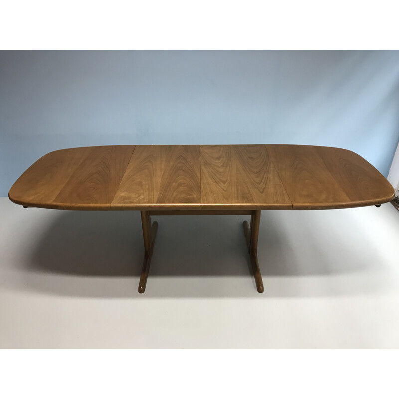 Vintage dining table in oak by Niels O. Möller - 1960s