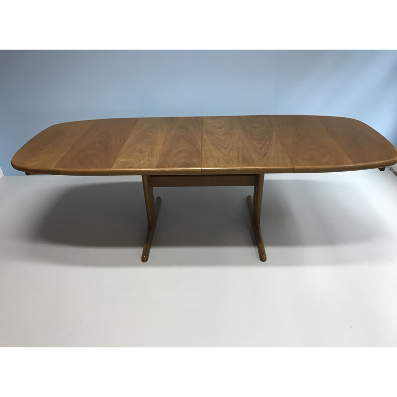 Vintage dining table in oak by Niels O. Möller - 1960s