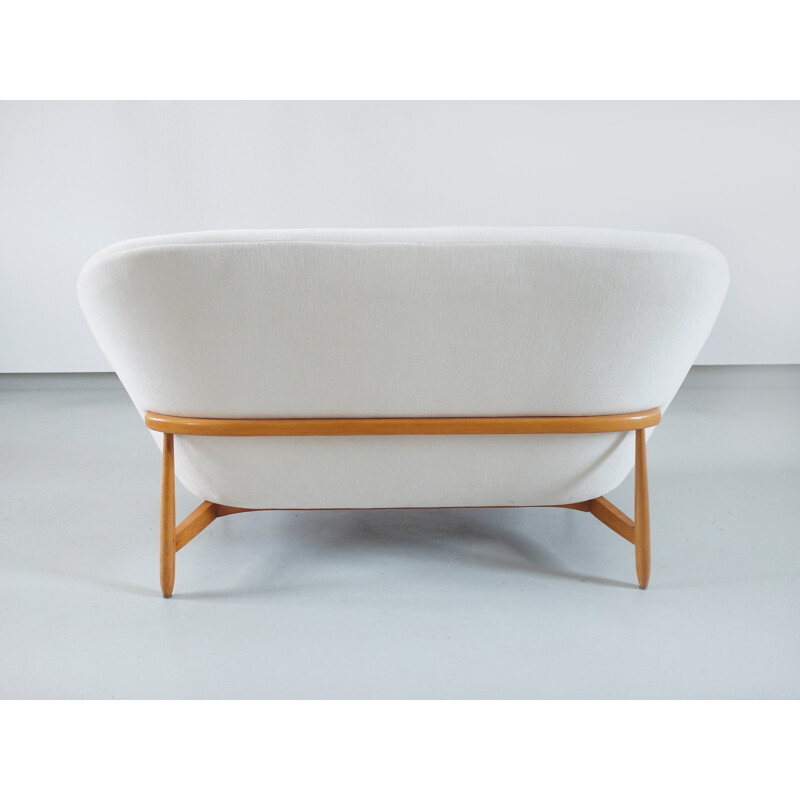 Vintage sofa in white velvet by Theo Ruth for Artifort  - 1960s