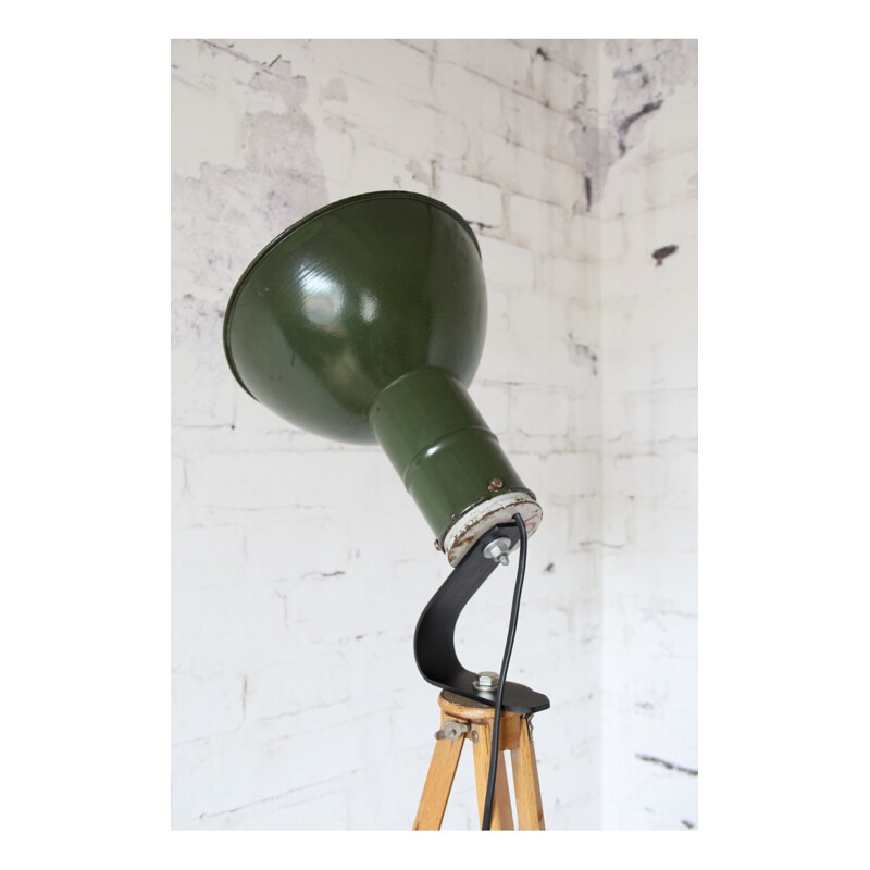 Vintage lampe industrielle verte sur trépied - 1950