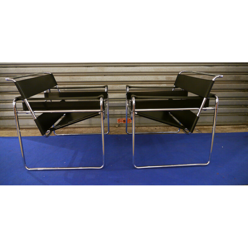 Pair of Wassily chairs in metal and leather, Marcel BREUER - 1970s