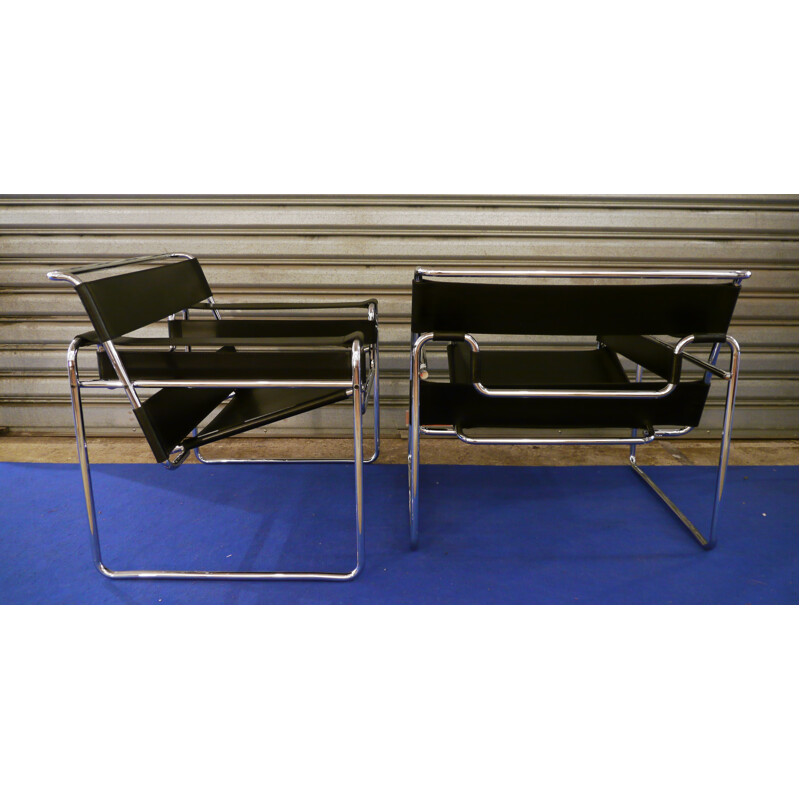 Pair of Wassily chairs in metal and leather, Marcel BREUER - 1970s