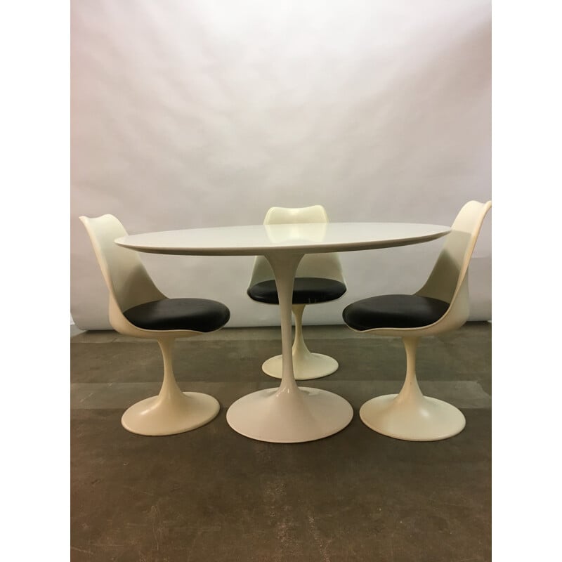 Vintage Tulip dining table by Eero Saarinen for Knoll - 1950s