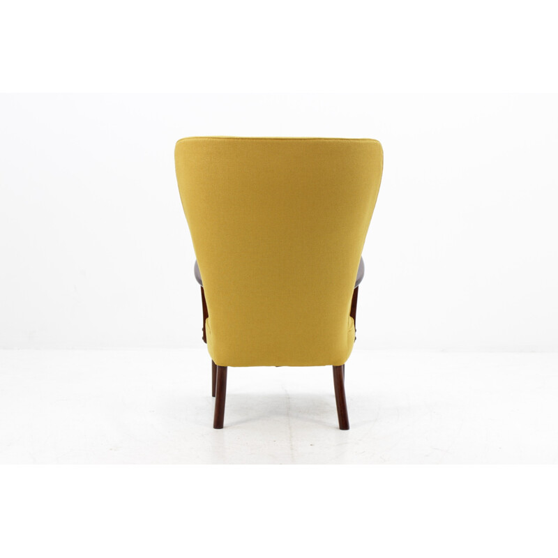 Vintage "Wing" yellow armchair by Fritz Hansen - 1960s