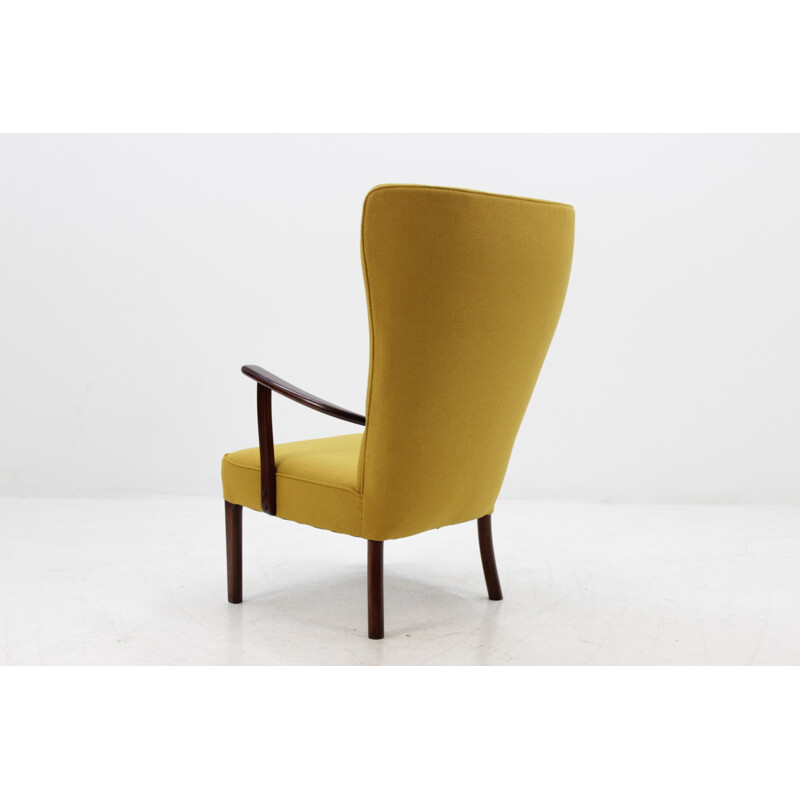 Vintage "Wing" yellow armchair by Fritz Hansen - 1960s