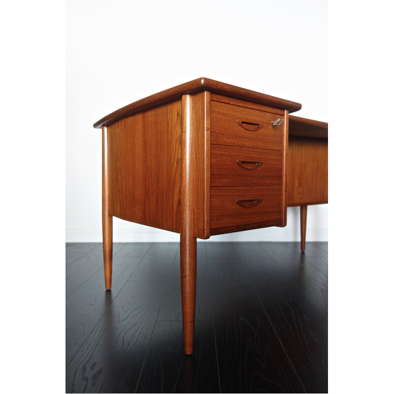 Vintage desk in teak by Peter Lovig Nielsen - 1960s