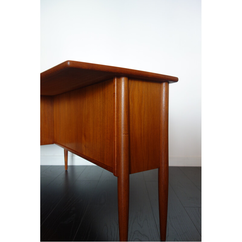 Vintage desk in teak by Peter Lovig Nielsen - 1960s