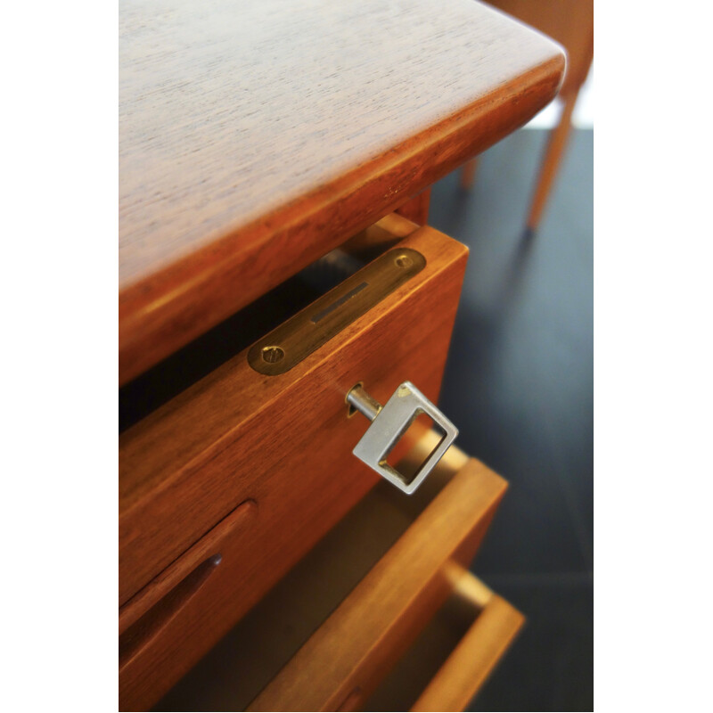 Vintage desk in teak by Peter Lovig Nielsen - 1960s