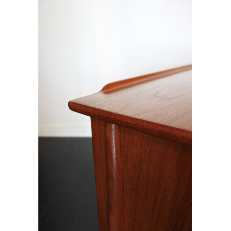 Vintage desk in teak by Peter Lovig Nielsen - 1960s