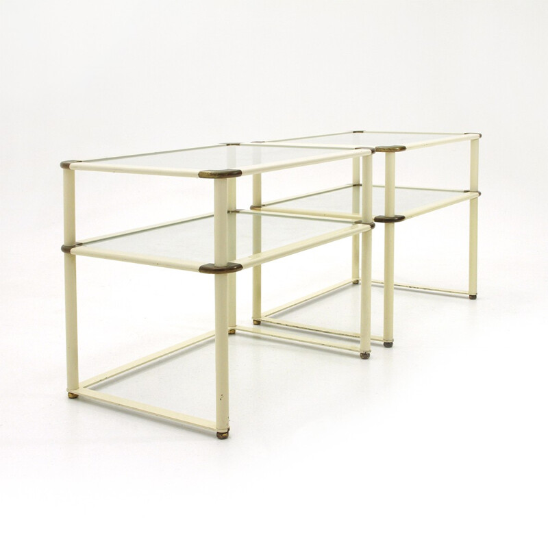 Suite de 2 tables de chevet en laiton et verre - 1970