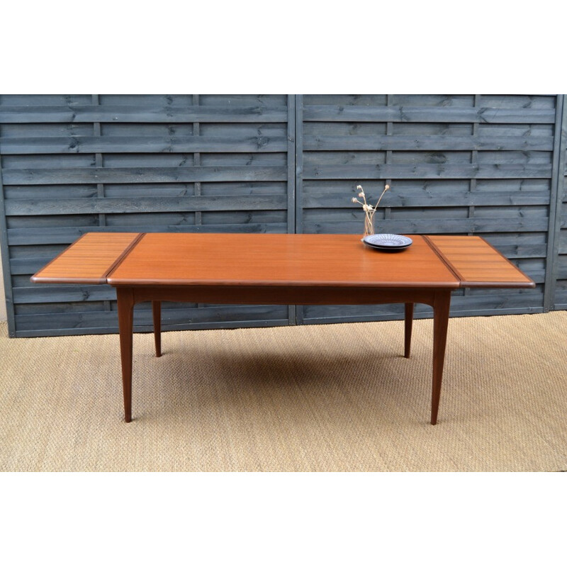 Vintage french extendable dining room table - 1960s