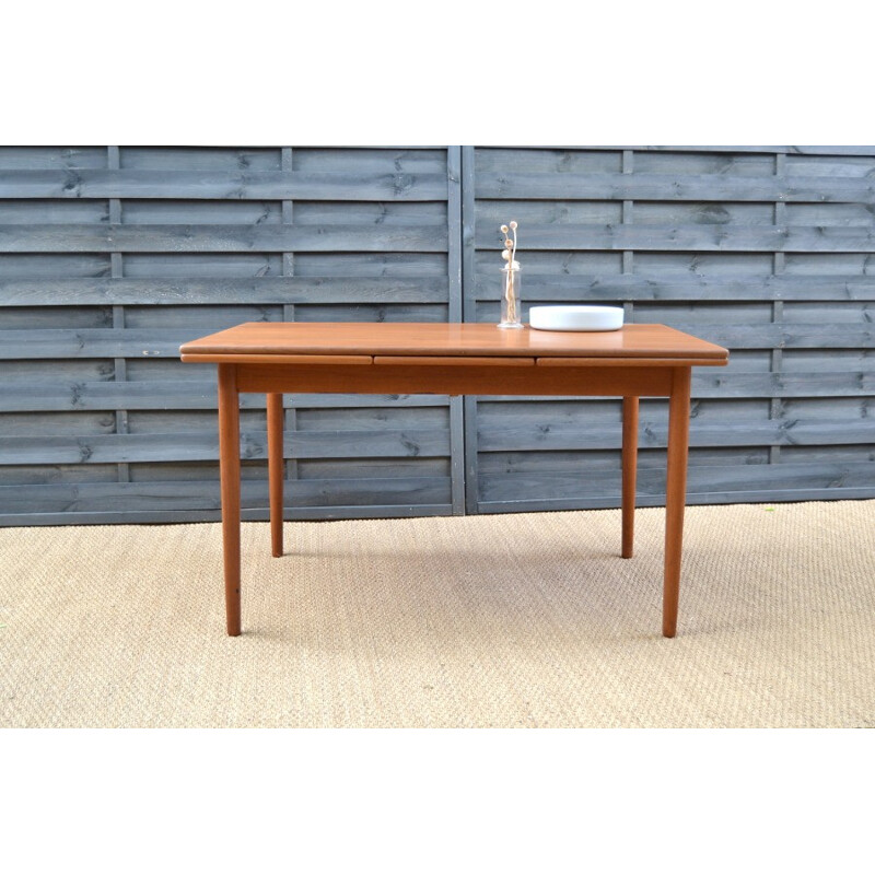 Danish dining room table with extensions - 1960s