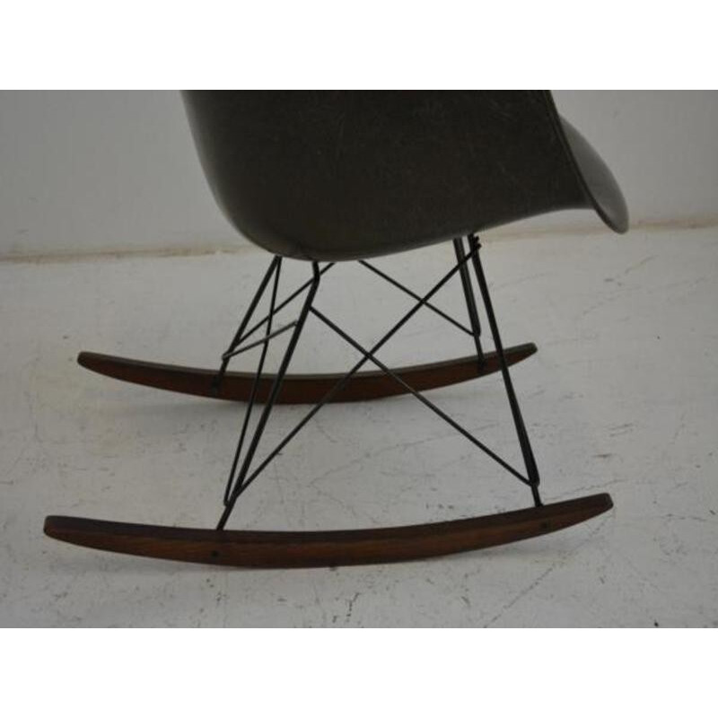 Brown Vintage rocking chair by Ray & Charles Eames - 1990s