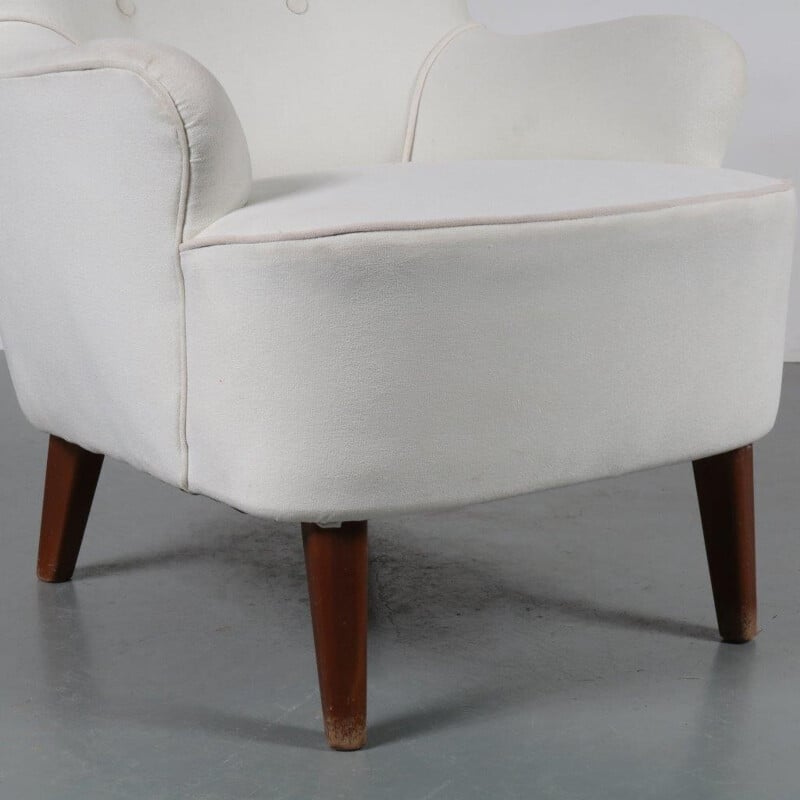 Vintage lounge chair in white velvet by Theo Ruth - 1950s