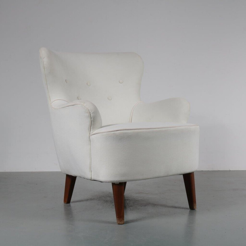 Vintage lounge chair in white velvet by Theo Ruth - 1950s