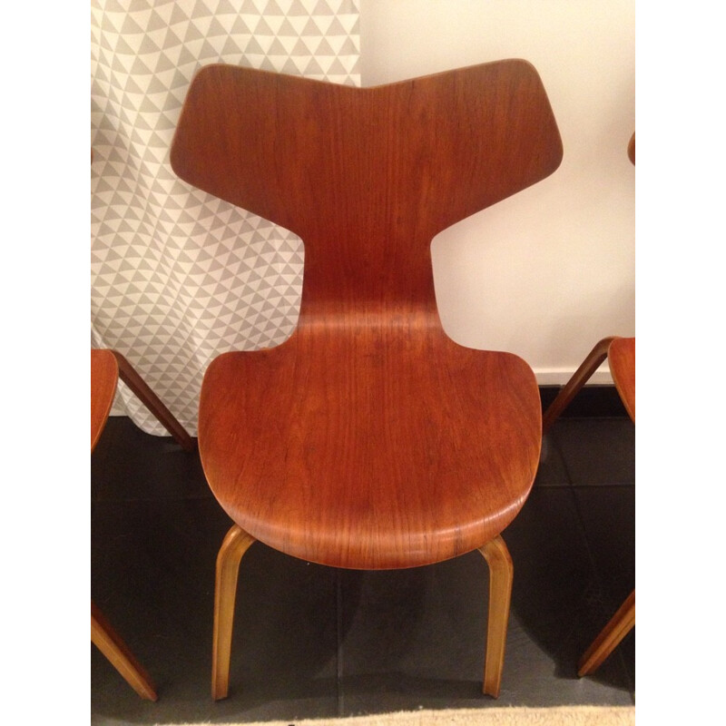 Grand Prix chair in teak, Arne JACOBSEN - 1950s