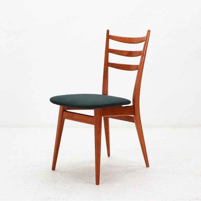 Suite de 4 chaises à repas retapissées - 1950 