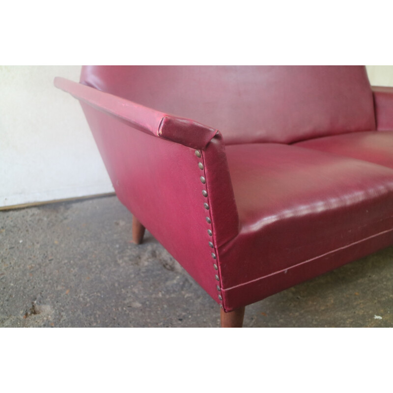 Danish vintage burgundy 2-seater sofa in vinyl - 1960s