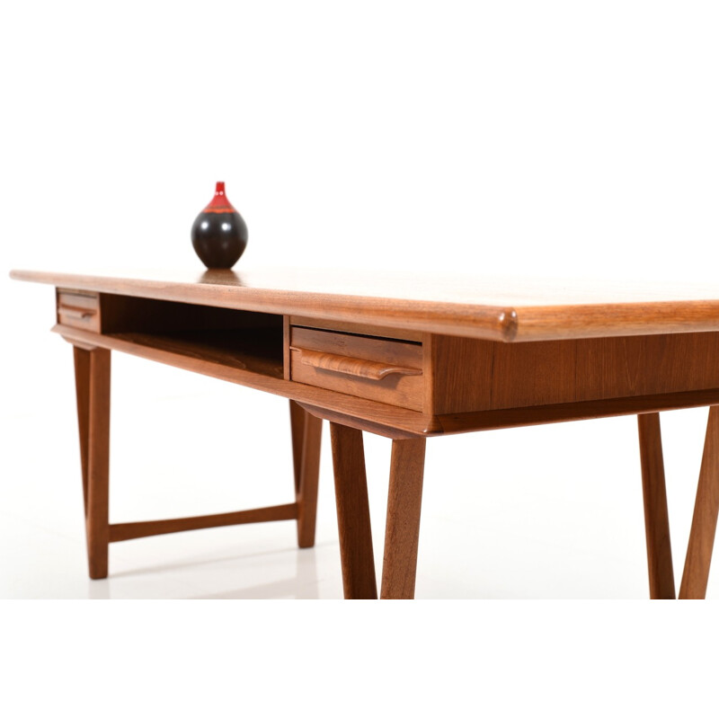 Table d'appoint vintage en teck par E. W. Bach pour Toften Møbelfabrik - 1960